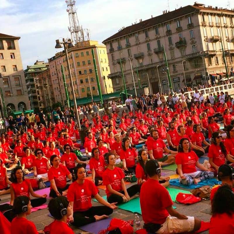 Sessione di Silent Yoga a Milano